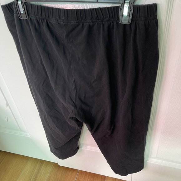 Ulla Popken Black Pull on Clam Diggers Size 20 - Picture 1 of 6
